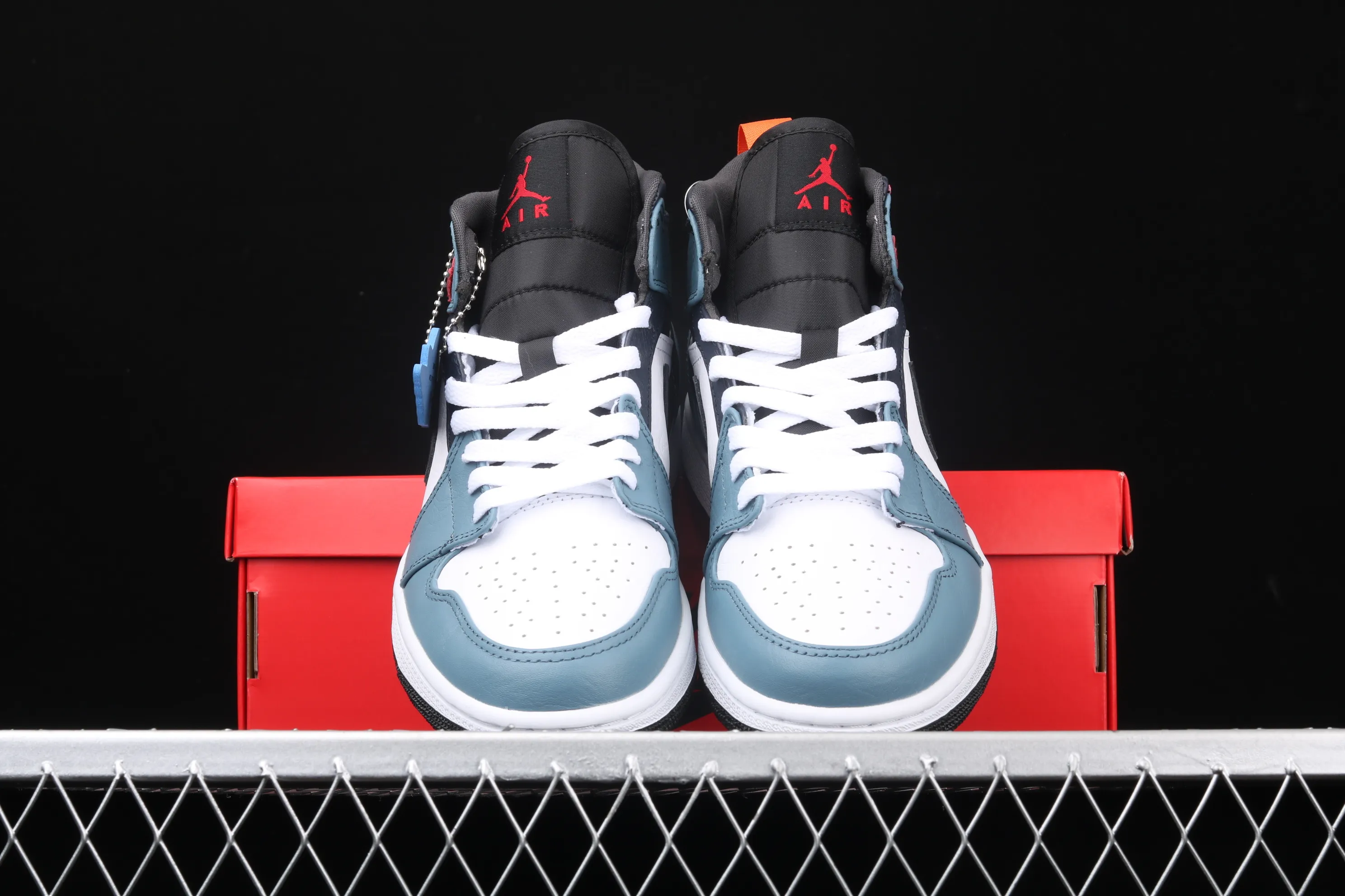 All categories Air Jordan Jordan series basketball shoes Air Jordan 1 Mid FaceTasm x Air Jordan 1 AJ1 Joe 1 cooperation mid-top light luxury gray blue CU2802-100